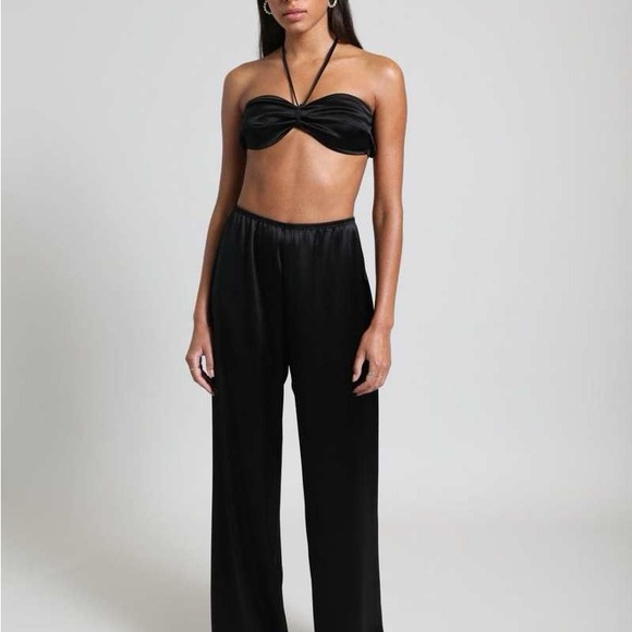 Leset bard bandeau.
Sold out in store
Can be worn as a swim top
Silk. - Picture 3 of 6